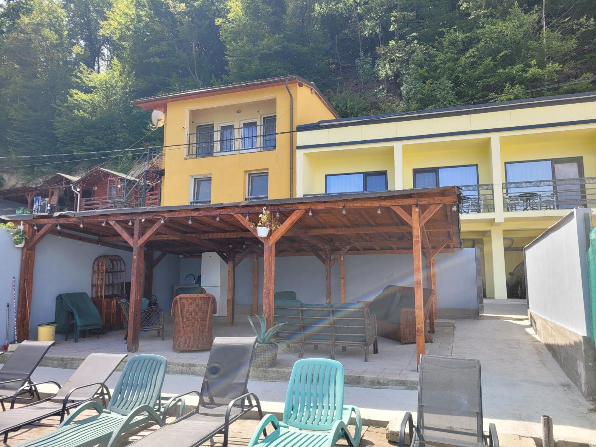 Casa Beasarah. Villa Dubova Exterior photo